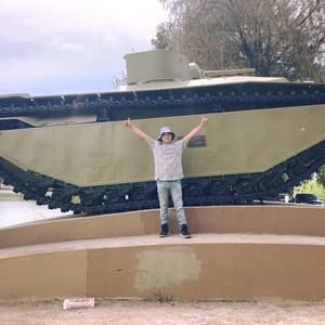 Meet your Posher, Marcos